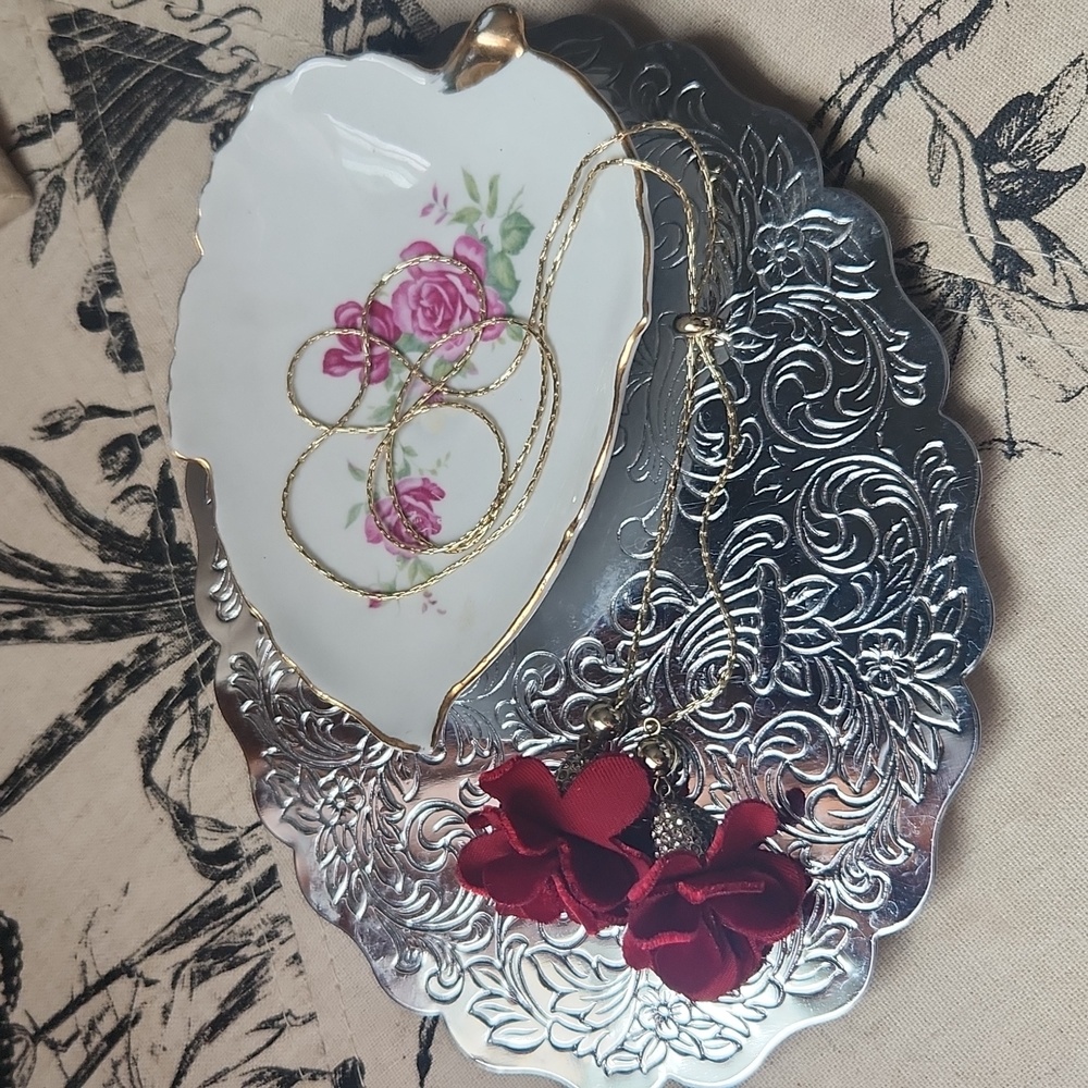 Red Velvet Rose Bolo Tie Necklace